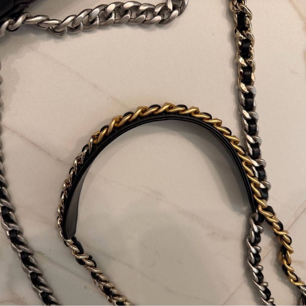 CHANEL
Lambskin Quilted Chanel 19 Wallet On Chain WOC Black - Picture 15 of 16